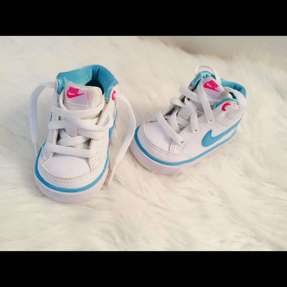 Nike girl shoes 3c